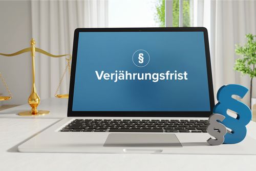 Laptop mit Verjährungsfrist darauf